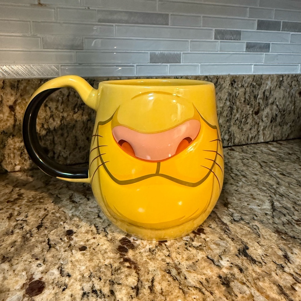 Yellow Cartoon Lion Face Ceramic Mug